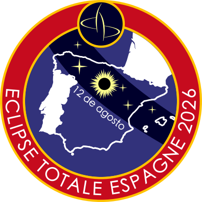 Badge de mission pour l'éclipse totale de Soleil en Espagne aux couleur du drapeau de ce pays. Contour rouge avec bordure or. Inscrite à l'intérieur suivant la bordure Eclipse Totale Espagne 2026. L'intérieur en bleu royal, avec la péninsule ibérique contourée en blanc, et le trajet de l'ombre lunaire comme une écharpe du nord ouest vers le sud est, colorée en bleu nuit, avec quelques étoiles et le Soleil éclipsé